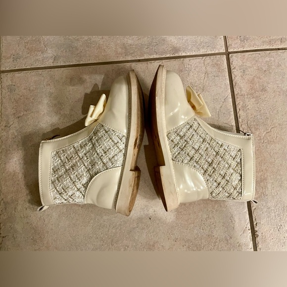 Little girls ankle boots creamy whitete color with bow and zipper size 34 or 2us - Picture 5 of 7